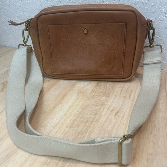 Madewell Handbags - Madewell The Transport Camera Bag - Tan Leather Crossbody